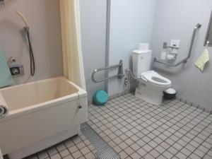 プール棟トイレ内部