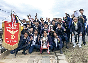 優勝した本新蝶組の皆さんの写真