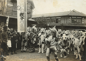 90年前に開催された復興祭の写真