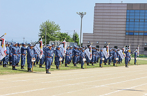 消防団員が整列している写真