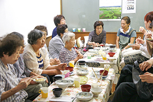 天賞堂での昼食時の写真