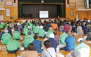 大鷲小学校の防災訓練の写真