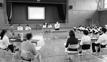 写真　模擬市議会の様子