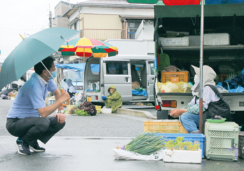 葛塚市の様子