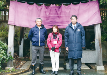 岩室温泉源泉公園内にある、源泉を祭った社