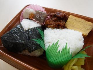 おにぎり弁当